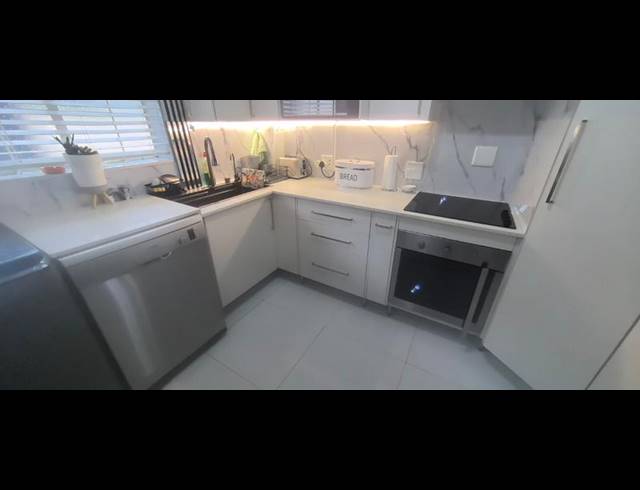 2 BEDROOM APARTMENT FOR SALE IN FLORIDA